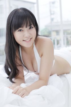 皇上捏住宫女的3p双乳